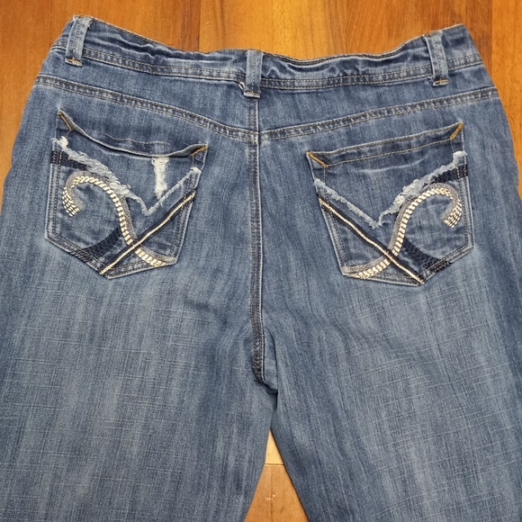 Baccini Jeans Womens  Size 12 Blue Straight Leg Mid Rise. Distressed. - Picture 4 of 10